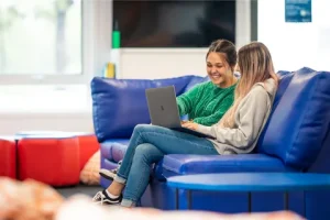 Why Living on Campus Creates a Better University Experience