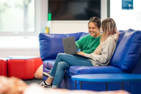 Why Living on Campus Creates a Better University Experience