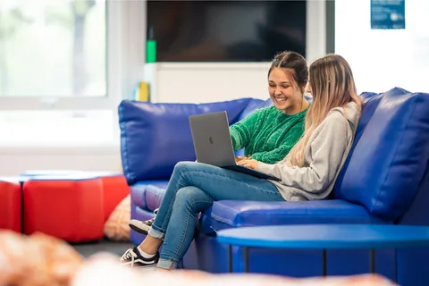 Why Living on Campus Creates a Better University Experience